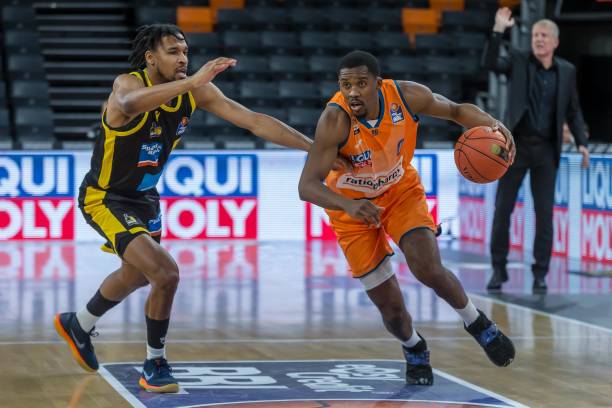 双管齐下 双管齐下